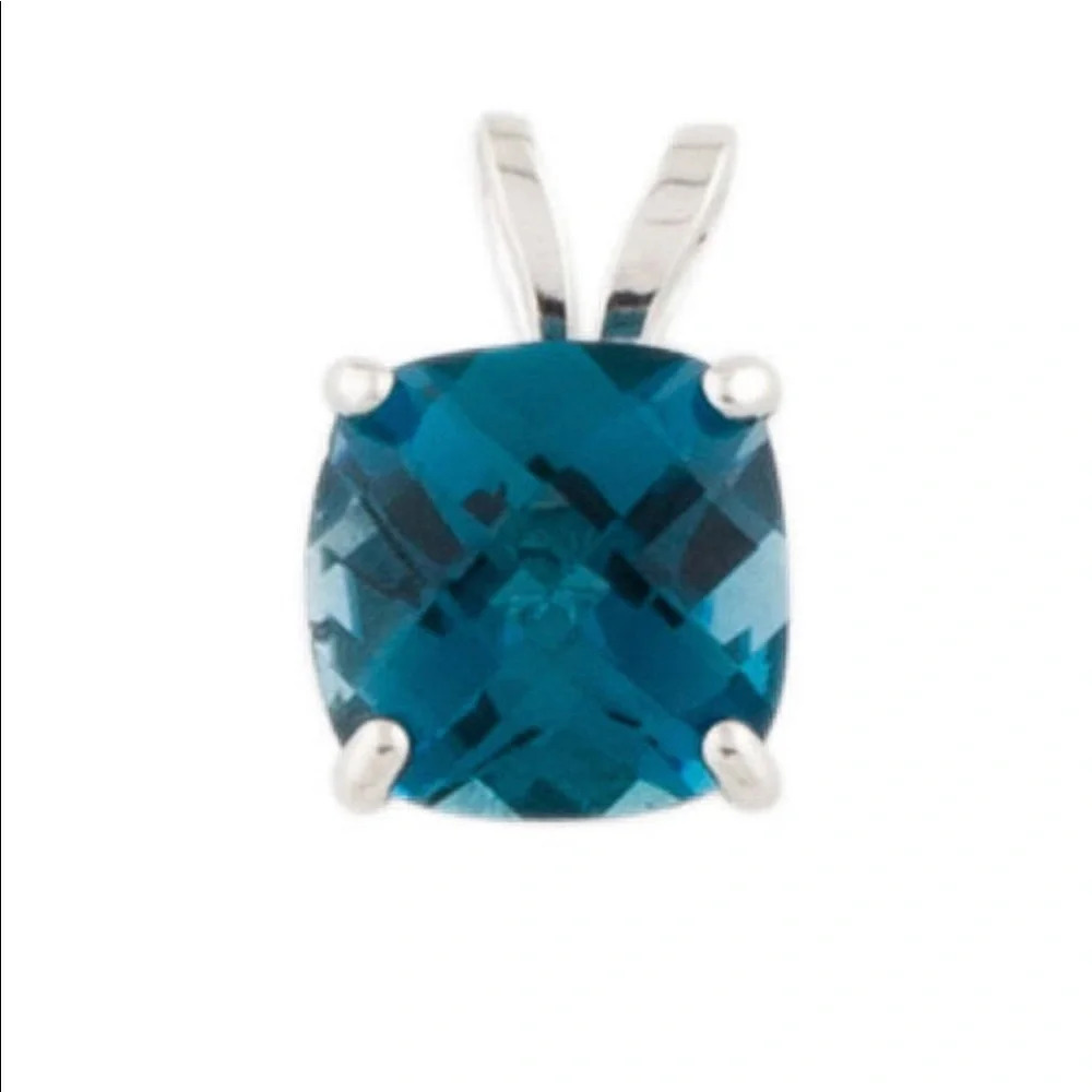 Blue Topaz pendant on 14k